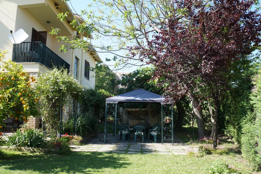 Bed and Breakfast Il Giardino Penne Exterior foto